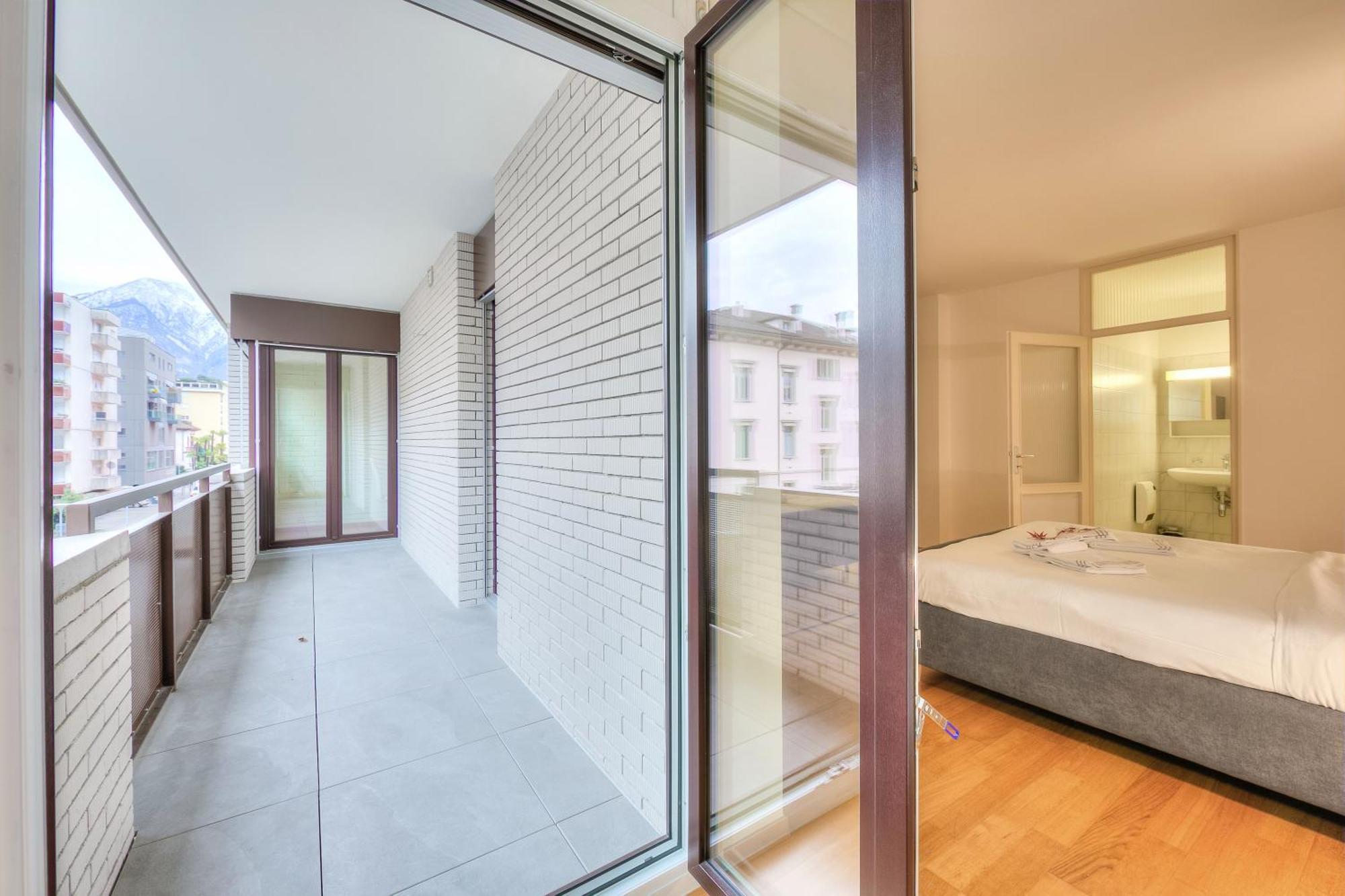 Place - Happy Apartment Locarno